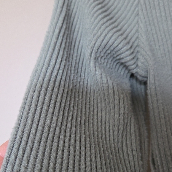 💥Buy2Get1Free💥Forever 21 Green Ribbed Long Sleeve - Picture 3 of 3